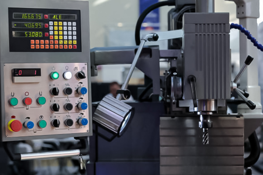 精密加工設(shè)備進(jìn)化論：五軸/四軸/三軸核心技術(shù)解析